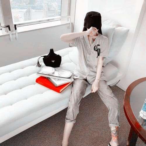 女人把裤子脱了让男人躁